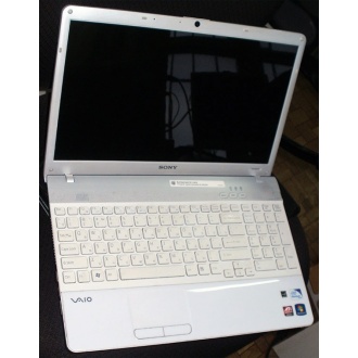 Ноутбук Sony Vaio VPCEB3E1R (Intel Pentium P6100 (2x2.0Ghz) /4096Mb DDR3 /320Gb /Radeon HD5470 /15.5" TFT 1366x768) - Мурманск